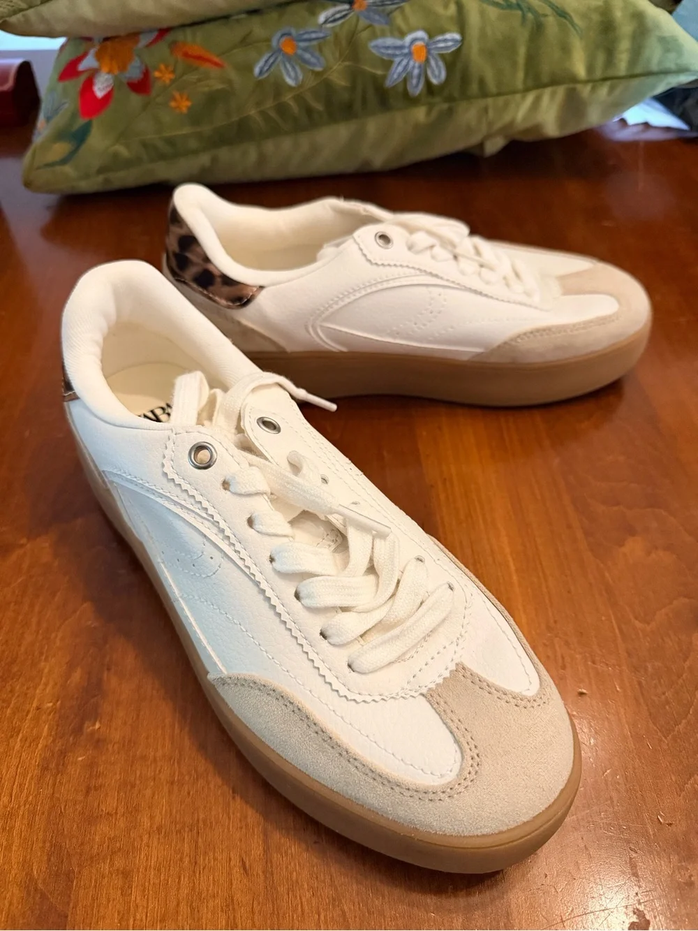 Zara Women’s Cream and Tan Leather & Suede Sneakers